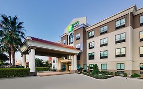 Holiday Inn Express & Suites San Antonio nw Near Seaworld